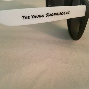 Shopaholic Sunglasses in White